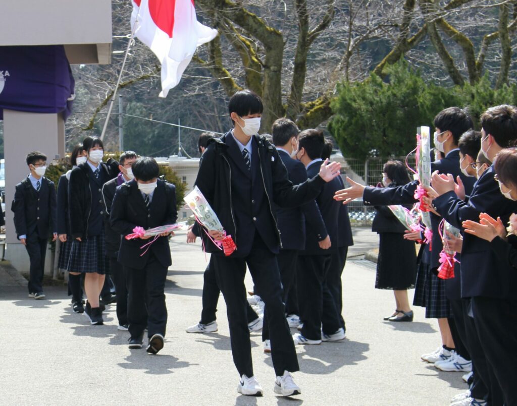 令和4年度卒業証書授与式 | 高岡高等支援学校